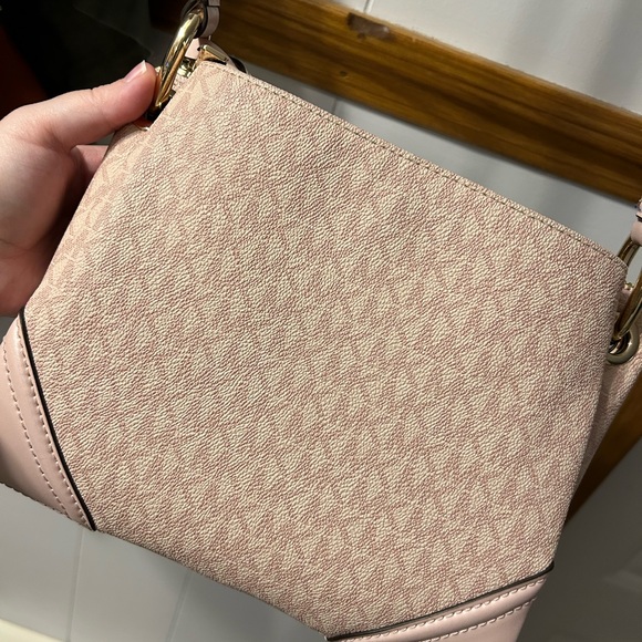 Michael Kors “Nicole” Crossbody with tags - Picture 2 of 5